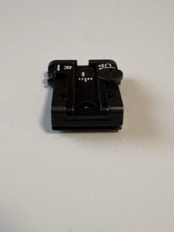 Vendo alza LPA TPU32GL07
para Glock. Solo se ha montado para probarla, no se ha usado prácticamente. 
Precio 10