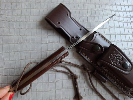Buenas tardes compañeros,

Pongo a la venta estos cuchillos y navajas en perfecto estado

Portes dentro 22