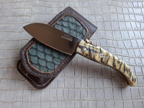Buenas tardes compañeros,

Pongo a la venta estos cuchillos y navajas en perfecto estado

Portes dentro 51