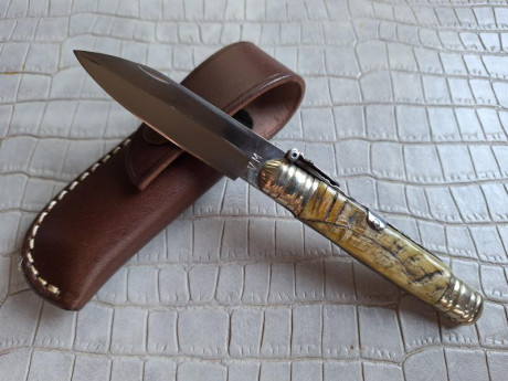 Buenas tardes compañeros,

Pongo a la venta estos cuchillos y navajas en perfecto estado

Portes dentro 102