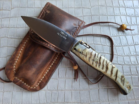 Buenas tardes compañeros,

Pongo a la venta estos cuchillos y navajas en perfecto estado

Portes dentro 122