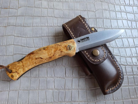 Buenas tardes compañeros,

Pongo a la venta estos cuchillos y navajas en perfecto estado

Portes dentro 131