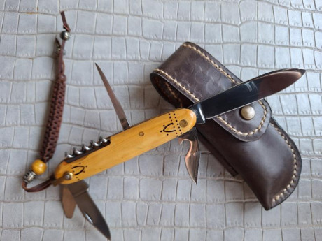 Buenas tardes compañeros,

Pongo a la venta estos cuchillos y navajas en perfecto estado

Portes dentro 141
