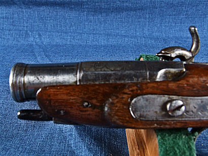 Venga a por otra , y esta creo que os va a gustar mucho . . .
Early Spanish Migulet Pistol, engraved and 22