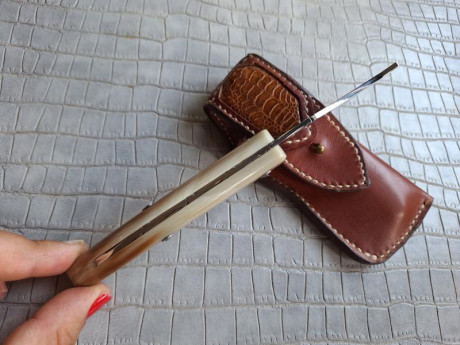 Buenas tardes compañeros,

Pongo a la venta estos cuchillos y navajas en perfecto estado

Portes dentro 20