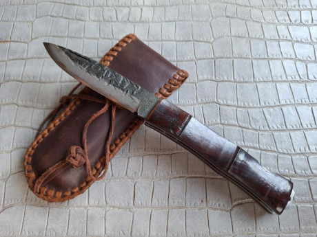 Buenas tardes compañeros,

Pongo a la venta estos cuchillos y navajas en perfecto estado

Portes dentro 42