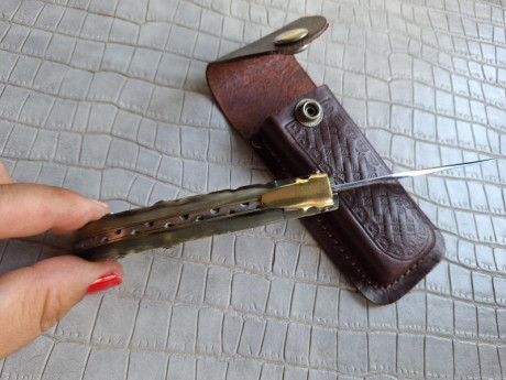 Buenas tardes compañeros,

Pongo a la venta estos cuchillos y navajas en perfecto estado

Portes dentro 80