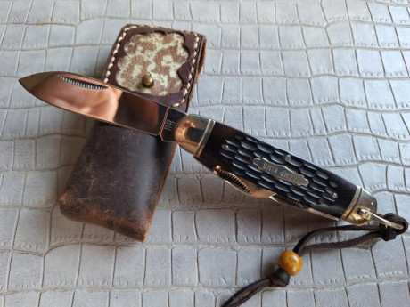 Buenas tardes compañeros,

Pongo a la venta estos cuchillos y navajas en perfecto estado

Portes dentro 92