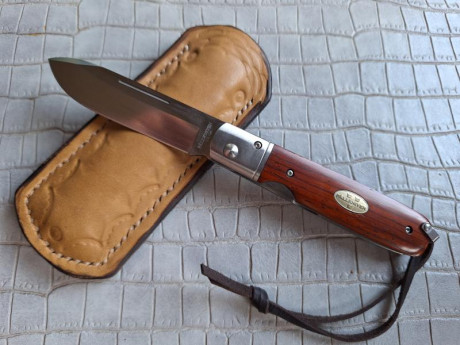 Buenas tardes compañeros,

Pongo a la venta estos cuchillos y navajas en perfecto estado

Portes dentro 102