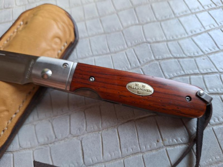 Buenas tardes compañeros,

Pongo a la venta estos cuchillos y navajas en perfecto estado

Portes dentro 101