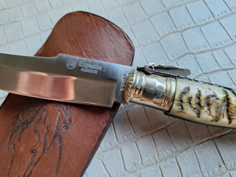 Buenas tardes compañeros,

Pongo a la venta estos cuchillos y navajas en perfecto estado

Portes dentro 111