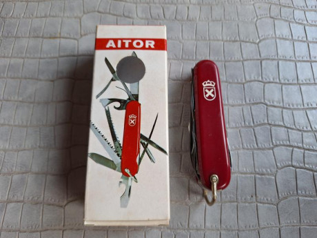 Buenas tardes compañeros,

Pongo a la venta estos cuchillos y navajas en perfecto estado

Portes dentro 142