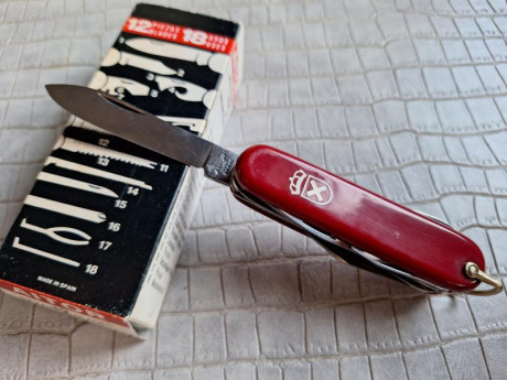 Buenas tardes compañeros,

Pongo a la venta estos cuchillos y navajas en perfecto estado

Portes dentro 140
