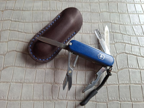 Buenas tardes compañeros,

Pongo a la venta estos cuchillos y navajas en perfecto estado

Portes dentro 162