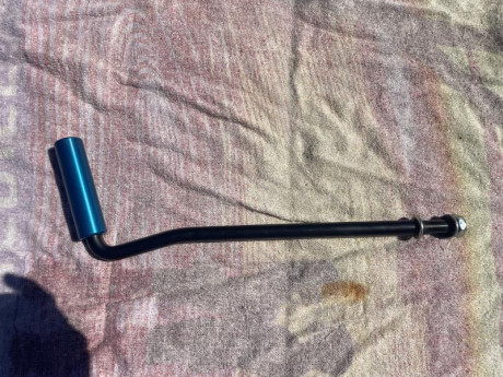 En venta palanca y soporte para mesa para máquinas de recarga dillon las dos por 160 €  information al 02