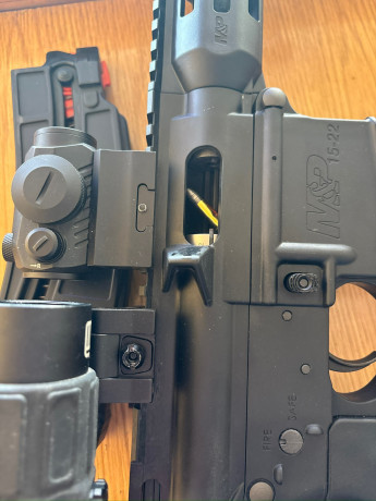 Hola, 

Recientemente he comprado un MP15 de 2da mano a un forero. Me viene con tres cargadores, dos funcionan 00