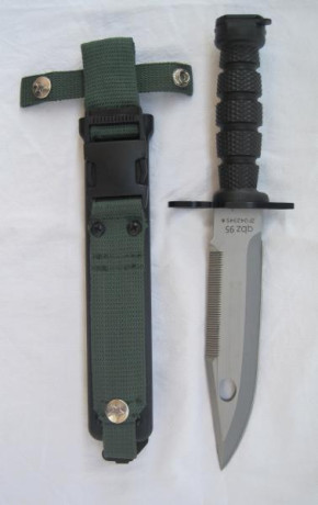 VENDO:

  -- PARA COLECCIONISMO CUCHILLOS MILITARES: --

--  BAYONETA ORIGINAL NORINCO QBZ95, china auténtica, 12