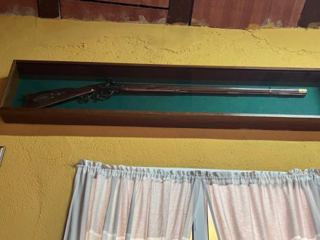 Buenas, un amigo con la licencia por caducar y con una edad respetable, pone a la venta este arma de la 00