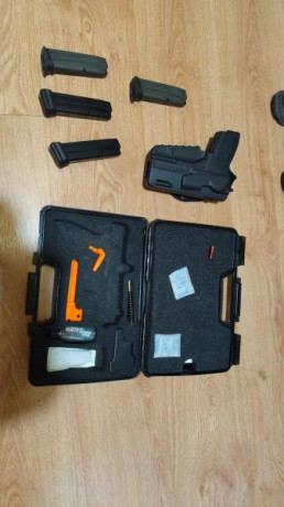 Buenos días, pongo a la venta magnifica pistola de la marca Sig Sauer, modelo PS 2022, con poco uso. 
El 01