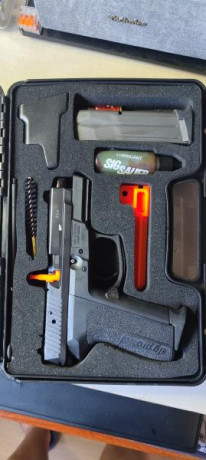 Buenos días, pongo a la venta magnifica pistola de la marca Sig Sauer, modelo PS 2022, con poco uso. 
El 10