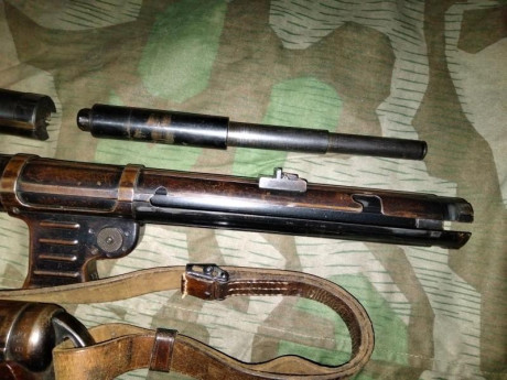 Hola, pongo a la venta un MP40 Inutilizacion Nominal Certificado de la Guardia Civil a mi nombre 
con 71