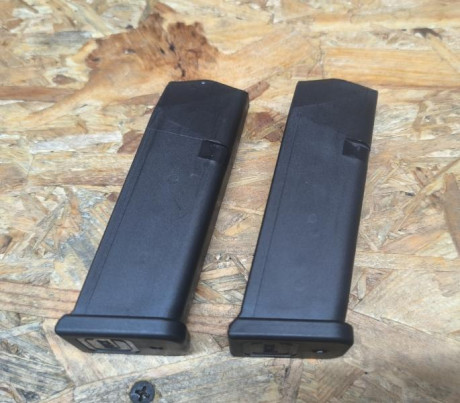Son originales de Glock 19. 
50 euros los dos.

Y el de Tanfoglio del 9 Parabellum. 
50 euros. 00