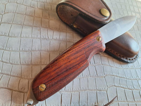 Buenas tardes compañeros,

Pongo a la venta estos cuchillos y navajas en perfecto estado

Portes dentro 50