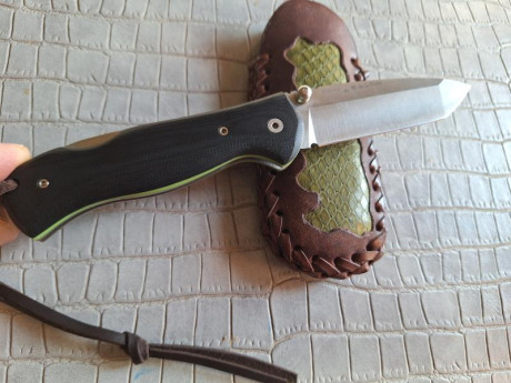 Buenas tardes compañeros,

Pongo a la venta estos cuchillos y navajas en perfecto estado

Portes dentro 80