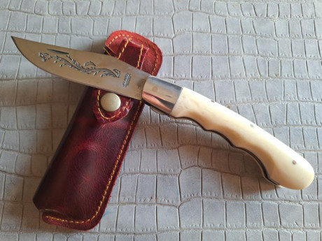 Buenas tardes compañeros,

Pongo a la venta estos cuchillos y navajas en perfecto estado

Portes dentro 102