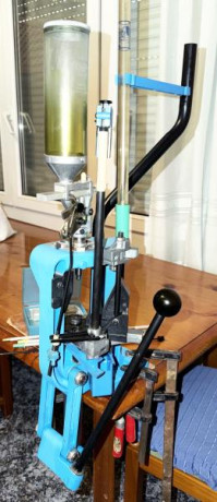 Buenos días se vende por 800€ Dillon 650XL con la conversión del 9mm. P, lleva también el tubo y el disco 02