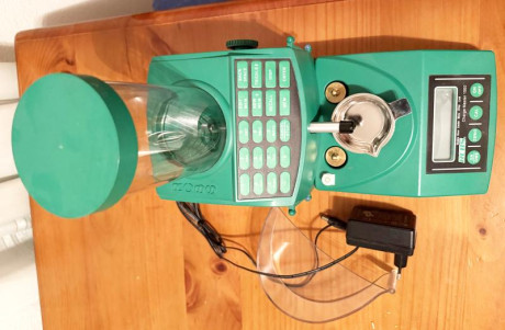 Buenos días, se vende báscula dosificadora RCBS Chargemaster 1500, con poco uso, y en perfectas condiciones, 02