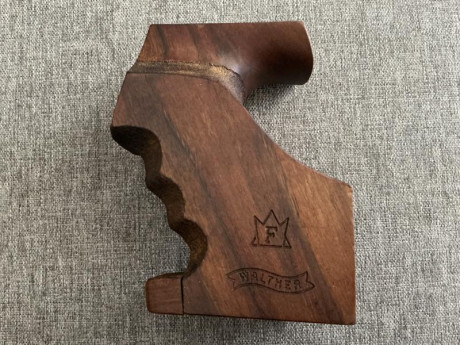Buenas tardes, se vende cachas anatómicas originales de la pistola Walther GSP Expert, válidas también 10