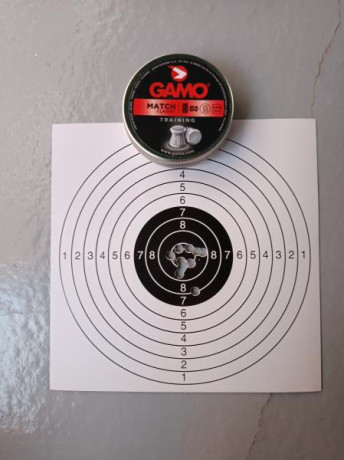 Pues ya he estado haciéndole un poco de rodaje a la Gamo CFX Royal en 5,5 que me compré hace unas semanas, 00