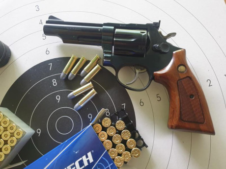 cambio revolver por rifle,...el revolver se encuentra en pontevedra...es un taurus de 4" y 6 tiros..es 00