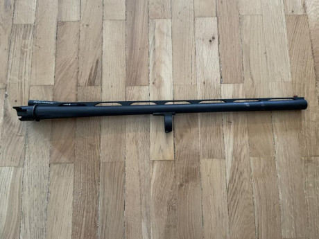 cañon liso , banda ventilada, 61 cm, tb cambio por Glock , Beretta 92 fs, Cz 75 B, o algo que me 
guste.
Está 00