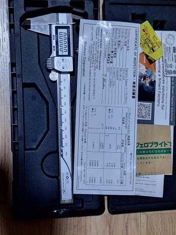 Se venden comparador de puntas, medidor de hombro ambos para el calibre .30 mas el pie de rey original 00