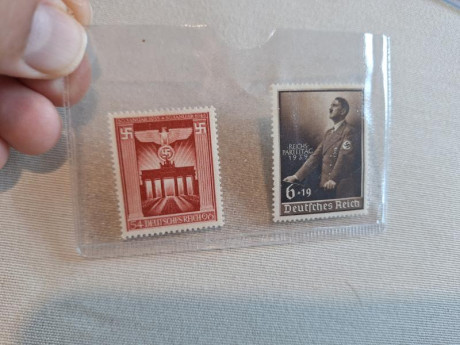 Buenos días compañeros,

Pongo a la venta este conjunto de artículos de la Alemania de la segunda guerra 10