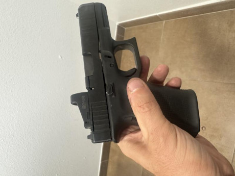 Buenas vendo Glock 19 5 generación con unos 200 cartuchos tirados, se puede ver en Murcia , 650€ 02