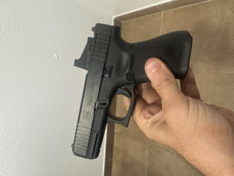 Buenas vendo Glock 19 5 generación con unos 200 cartuchos tirados, se puede ver en Murcia , 650€ 01