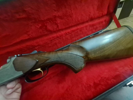 Hola. Vendo escopeta Lanber 2097 sporting luxe, 76cm, choques, expulsora, selectora, punto fibra, maletin, 02