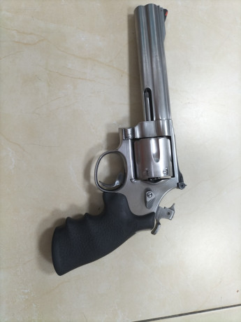 Buenos días. Cambio revolver S&W ubicado en Navalmoral de la Mata por arma de compensación. El arma 01