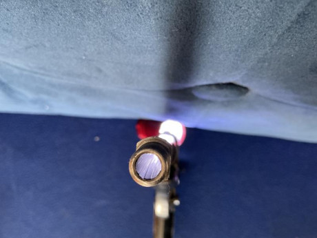Se vende pistola del .22 LR Astra TS22 en buen estado estético y funcional .
Con cachas de diestro y otras 42