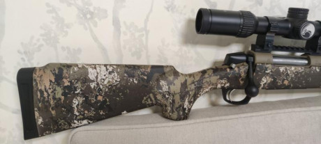 CVA Cascade modelo Wideland,en calibre 308w,sintético camuflaje con tratamiento Cerakote,cañón flotado 01