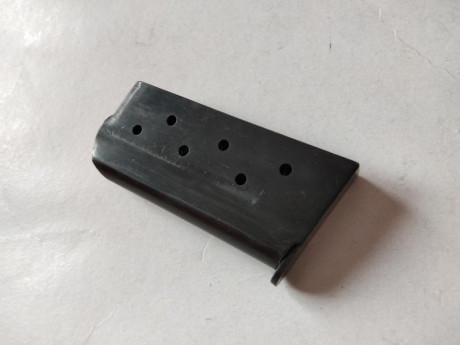 Hola a todos, vendo cargador para la carabina Destroyer del calibre 9 largo Monohilera 
el cargador apenas 150