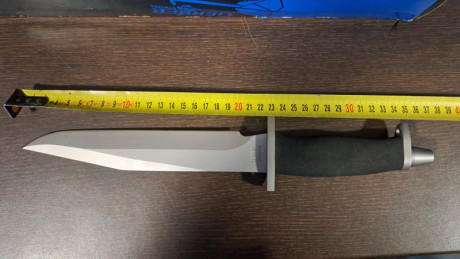 Antiguo cuchillo de Gerber bmf modelo liso con brujula silva y piedra de afila.
Nuevo a estrenar
380 euroa 01