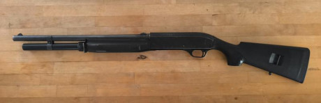 Vendo Benelli M1 Super 90. 
Semiautomática de 9 cartuchos de capacidad, y entrego limitador a 2 cartuchos 00