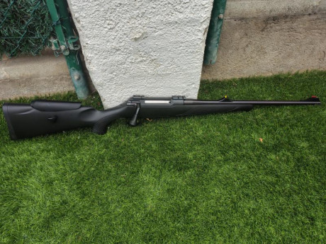  Buenas noches

Pongo en venta este rifle:

Rifle Sauer Classic XT en calibre 8x57IS.




El rifle incorpora 00