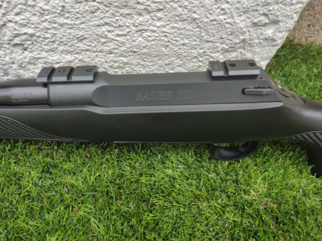  Buenas noches

Pongo en venta este rifle:

Rifle Sauer Classic XT en calibre 8x57IS.




El rifle incorpora 10