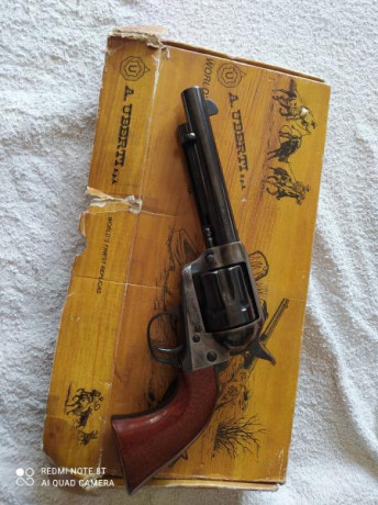 Buenas, está apunto de llegarme la F y estoy buscando alguien que se quiera deshacer de un revolver western, 51