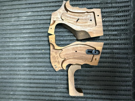 Vendo cachas anatomicas para Revolver SW 686, jpablo@malagasur-rent.com-678615227
Precio:130€ 40